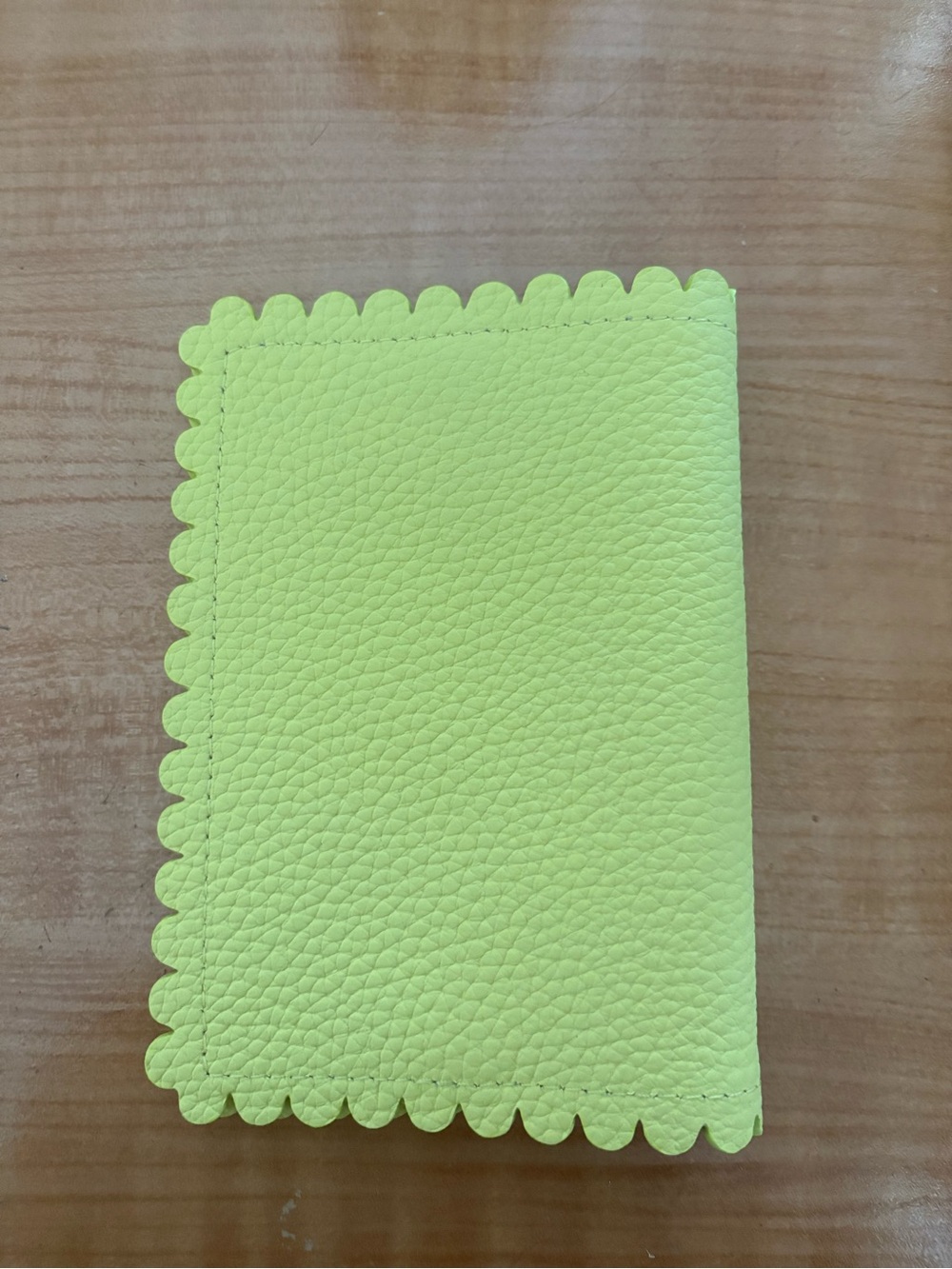 BNWT Stoney Clover Lane lime leather passport holder - Picture 2 of 5
